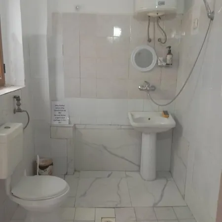 Xhejms * Vlorë