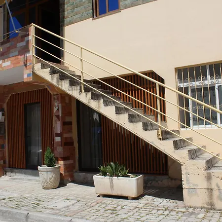 Xhejms Apartment Vlore